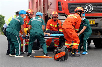 甘孜沛县道路救援